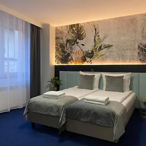 https://apt-cube-house.krakowhotelspoland.com