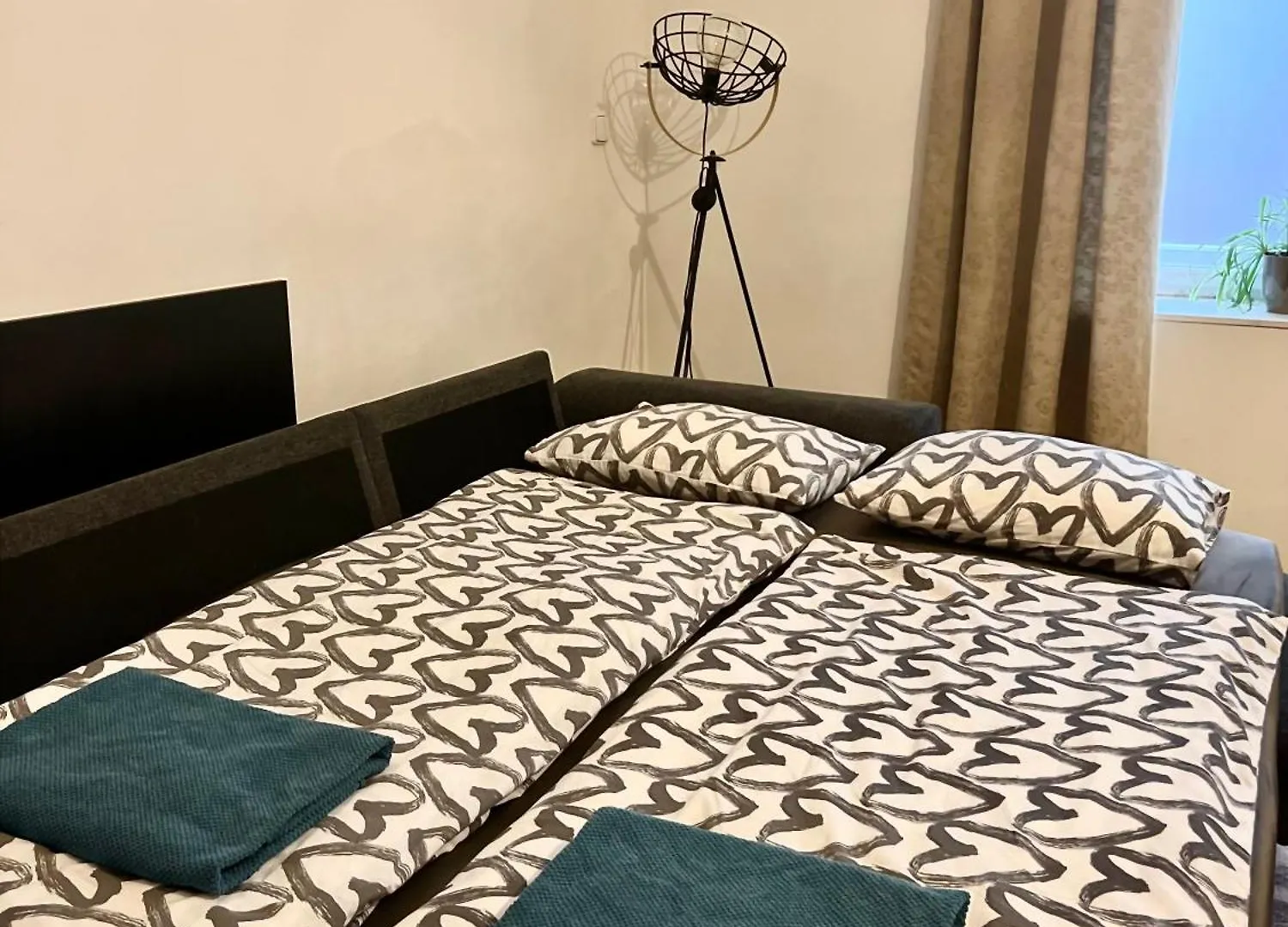 Lovely Prague Havanska - With Free Parking Apartmán
